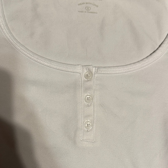 Hollister Women's White Buttoned Top - Picture 3 of 3